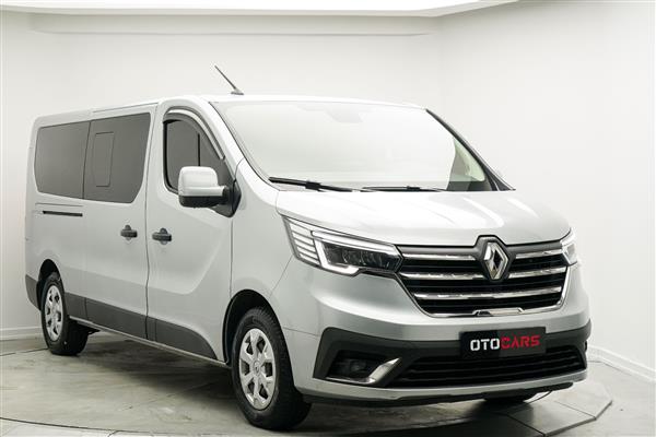 RENAULT-TRAFIC-2023