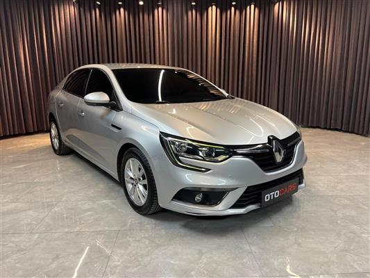 RENAULT-MEGANE-2018