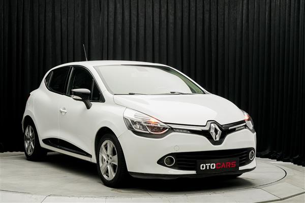 RENAULT-CLIO-2015