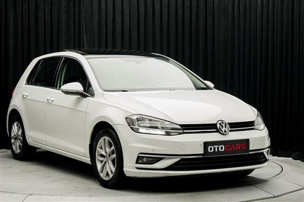 VOLKSWAGEN-GOLF-2018