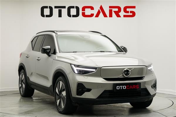 VOLVO-XC40-2024