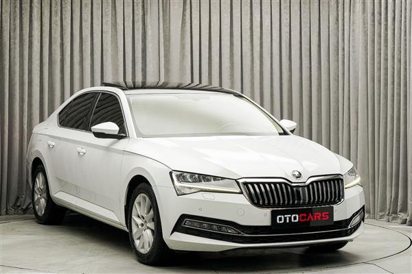 SKODA-SUPERB-2019