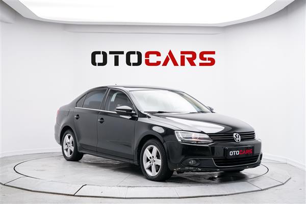 VOLKSWAGEN-JETTA-2012