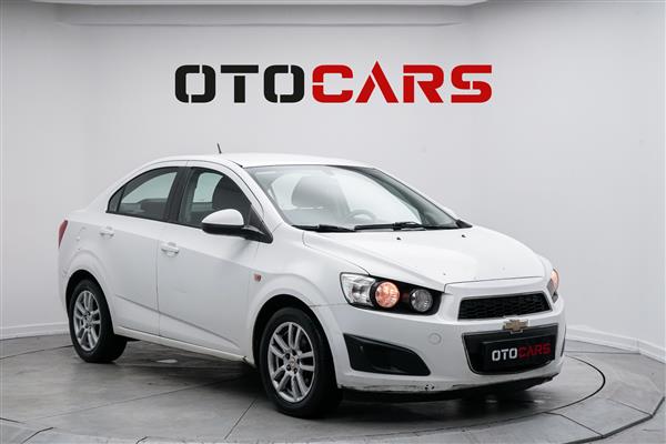 CHEVROLET-AVEO-2012