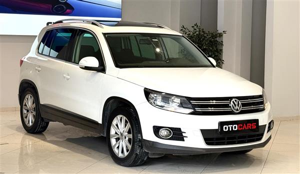 VOLKSWAGEN-TIGUAN-2015