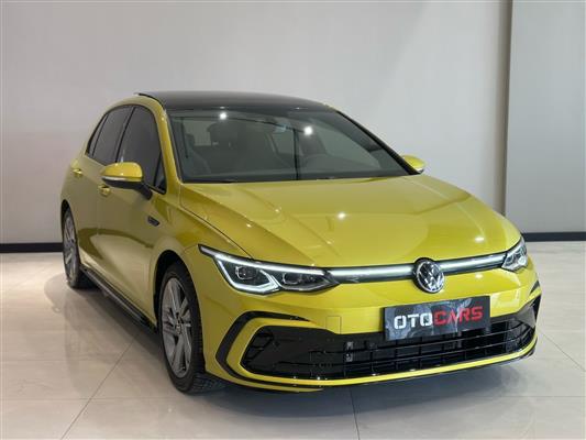 VOLKSWAGEN-GOLF-2023