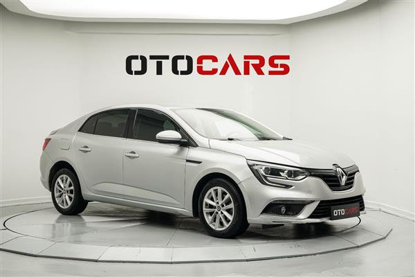 RENAULT-MEGANE-2018