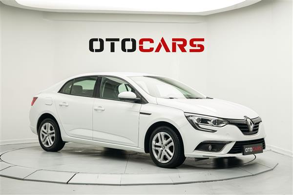 RENAULT-MEGANE-2020