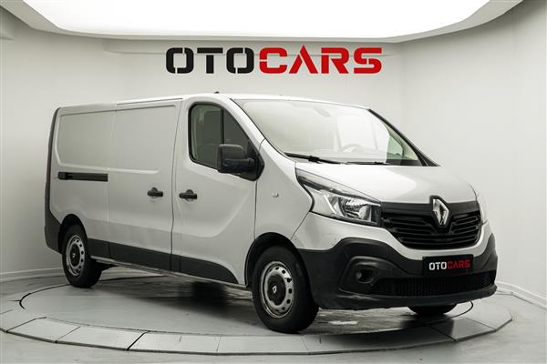 RENAULT-TRAFIC-2017