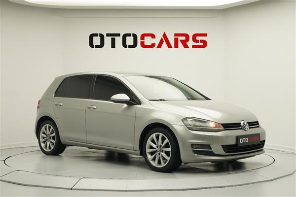 VOLKSWAGEN-GOLF-2014