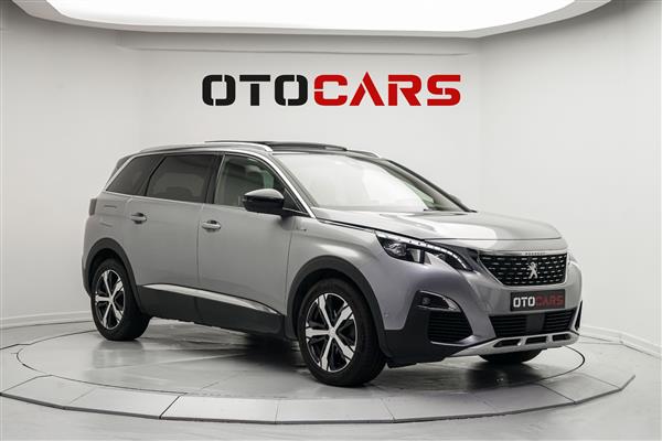 PEUGEOT-5008-2018