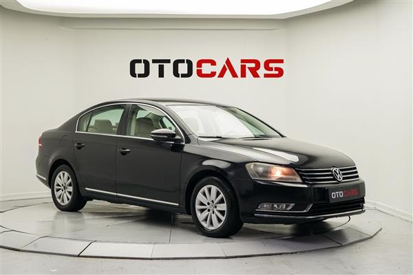 VOLKSWAGEN-PASSAT-2011