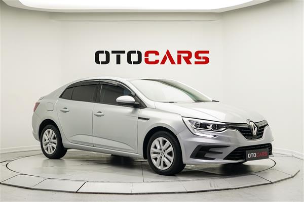 RENAULT-MEGANE-2021