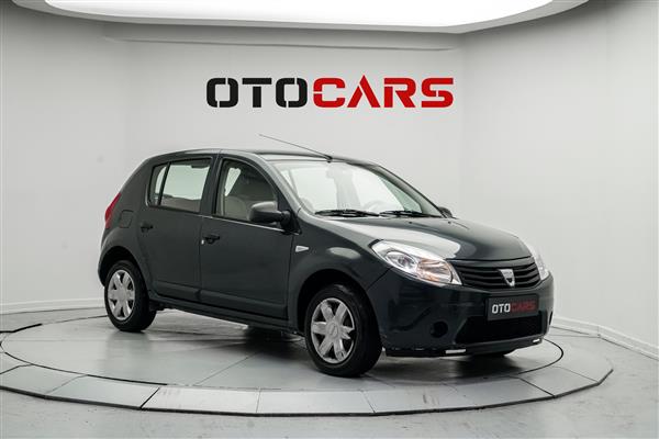 DACIA-SANDERO-2011