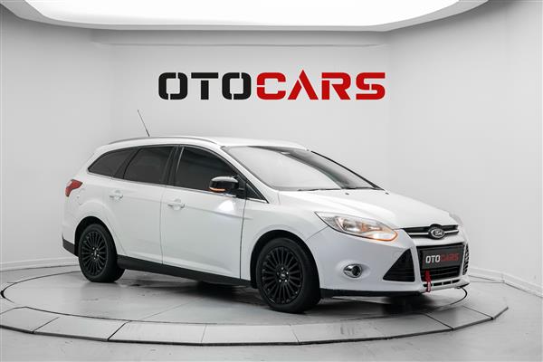 FORD-FOCUS-2012