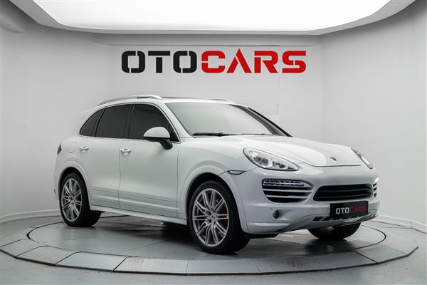 PORSCHE-CAYENNE-2012