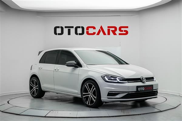 VOLKSWAGEN-GOLF-2019