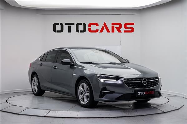 OPEL-INSIGNIA-2020