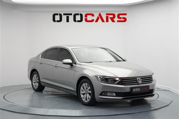 VOLKSWAGEN-PASSAT-2015