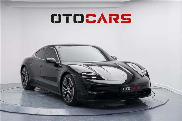 PORSCHE-Taycan-2022