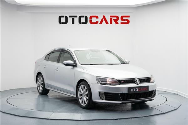 VOLKSWAGEN-JETTA-2014