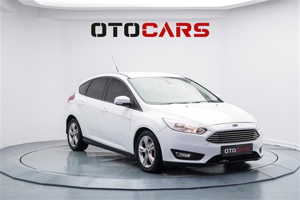 FORD-FOCUS-2015