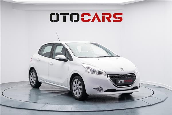 PEUGEOT-208-2015
