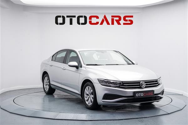 VOLKSWAGEN-PASSAT-2020