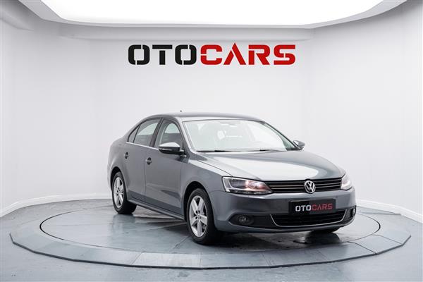 VOLKSWAGEN-JETTA-2013