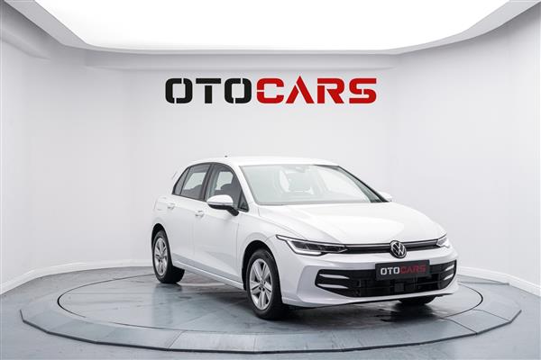 VOLKSWAGEN-GOLF-2024