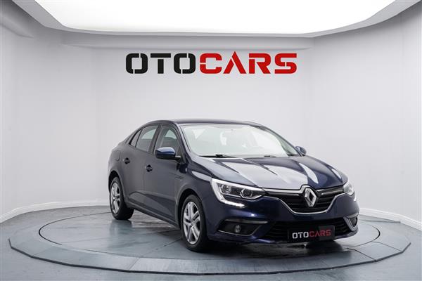 RENAULT-MEGANE-2017