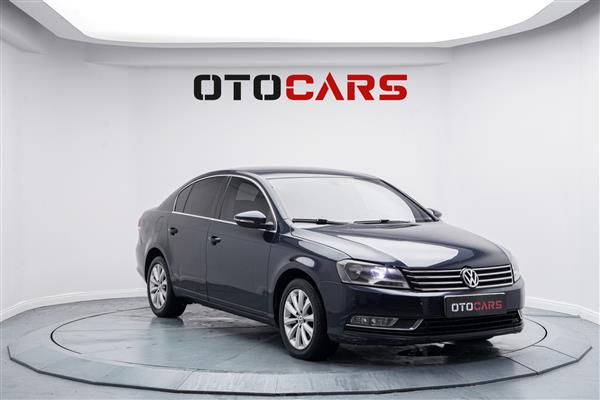 VOLKSWAGEN-PASSAT-2014